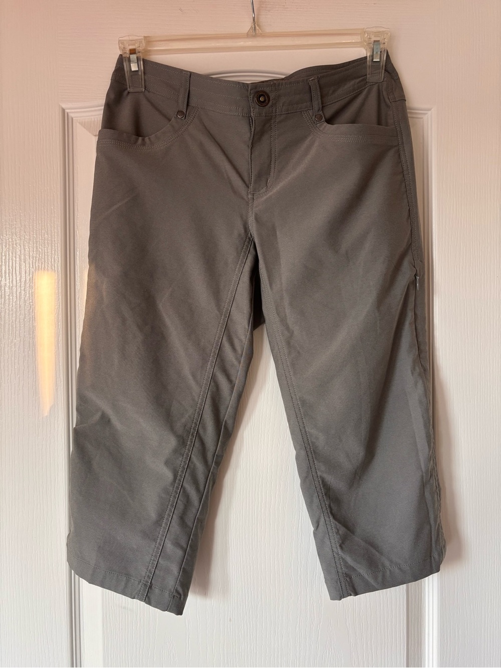 KUHL Pants Womens 4 Gray Trekr Kapri Capri Pants Outdoor Hiking Gorpcore